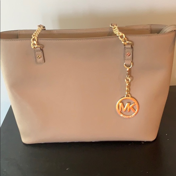 Michael Kors Handbags - Michael Kors tote / purse